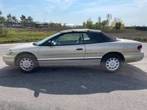 lot 25B image: 2000 Chrysler Sebring JX