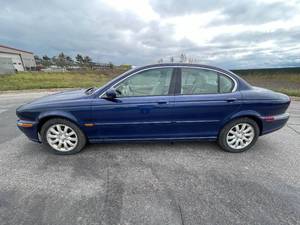 lot 17J image: 2002 Jaguar X-Type 2.5 - AWD