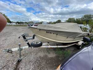 lot 26G image: 1985 Starcraft Boat