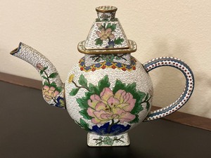 lot 8 image: Cloisonn Teapot