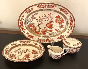 lot 7 image: Vintage Spode Indian Tree China Serving Pieces
