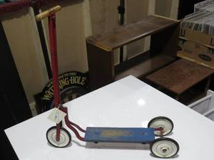 Vintage 3-Wheel Toy Scooter