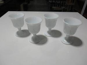 Set of 4 Vintage Milk Glasses