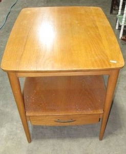 Oak Morganton End Table with Drawer