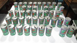 Vintage 7-Up United We Stand Cans