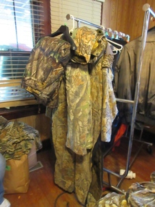lot 209 image: WALLS BRAND CAMMO CLOTHING