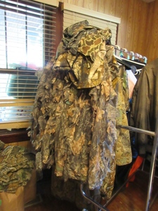 lot 210 image: ASSORTED CAMMO CLOTHING