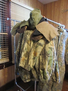 lot 211 image: ASSORTED CAMMO CLOTHING