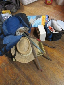 lot 122 image: LARGE ASSORTMENT OF FISHING ACCESSORIES