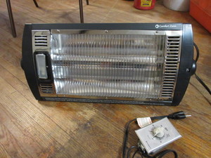 lot 142 image: COMFORT ZONE 1500 WATT HEATER