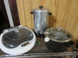 lot 157 image: SMALL KITCHEN APPLIANCES
