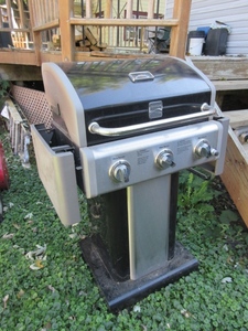lot 179 image: KENMORE GAS GRILL