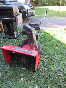 lot 180 image: MURRAY 24 DUAL STAGE SNOW BLOWER