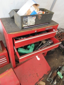 lot 229 image: CRAFTSMAN TOOL CHEST WITH CONTENTS SHOWN