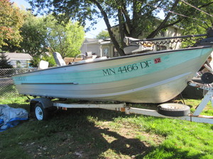 lot 102 image: STARCRAFT 16 FT. FISHING BOAT WITH 2 MOTORS, FISH FINDER AND A TRAILER