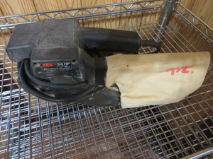 lot 253 image: SKIL BELT SANDER