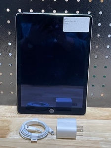 lot 3 image: 2015 Apple iPad Air 2