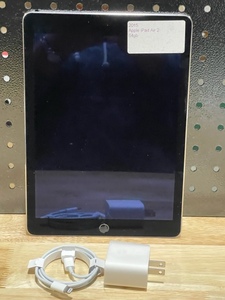 lot 4 image: 2015 Apple iPad Air 2