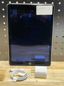 lot 5 image: 2015 Apple iPad Air 2