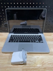 lot 7 image: 2011 13 MacBook