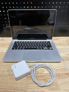 lot 9 image: 2011 13 MacBook