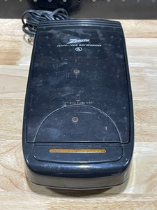 lot 11 image: Zenith One Way VHS Tape Rewinder