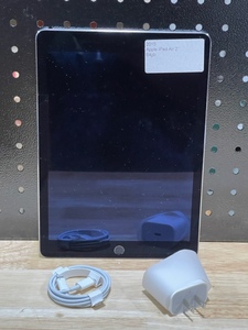 lot 25 image: 2015 Apple iPad Air 2