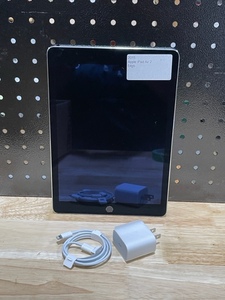 lot 28 image: 2015 Apple iPad Air 2
