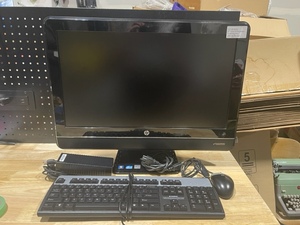 lot 32 image: 23 HP Compaq 8200 Elite