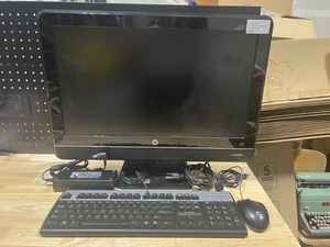 lot 35 image: 23 HP Compaq 8200 Elite