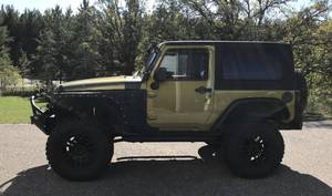 lot 2 image: 2010 Jeep Wrangler 4x4