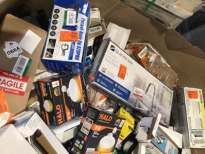 Full Gaylor of lightsw, showers, Miscellaneous, Hardware and mores customer returns different models and conditions