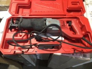 Milwaukee 12 Amp SAWZALL Reciprocating Saw with Case Costumer returns See Pics
