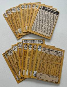 lot 145 image: 1968 Topps Baseball 20 Card Vintage Baseball Lot