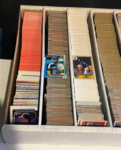 lot 281 image: 5,000 Baseball Cards - 1987-1990 Topps, Donruss, Upper Deck