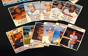 lot 293 image: 1970s Hostess Baseball Cards - Rare