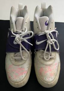 lot 316 image: Game Used and Signed Football Cleats, Unknown Minnesota Vikings Player, Nike Size 11.5