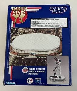 lot 332 image: Kirby Puckett 1993 Starting Lineup Stadium Stars Figure, Minnesota Twins Baseball