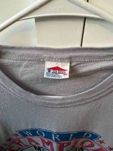 lot 7A image: Minnesota Twins Vintage T-Shirt - 1987 World Series Champions, Size XL - Like New Condition Baseball