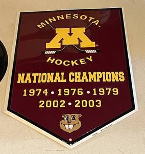 lot 284 image: University of Minnesota Hockey Tin Sign, Wall Hangers
