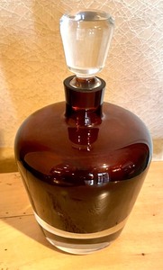 lot 83 image: Decorative Glass Decanter