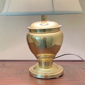 lot 150A image: Beautiful Brass Based Lamp