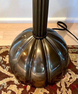 lot 160 image: Fine Floor Lamp