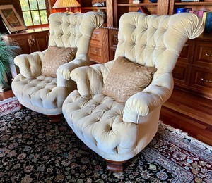 lot 29 image: Pair of Stylish Upholstered Tufted Armchairs