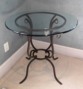 lot 118 image: Glass Topped Iron Side Table
