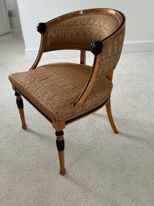lot 104 image: Beautiful Colombo Mobili Accent Chair