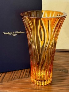 lot 35B image: Cristallerie de Montbronn Vase