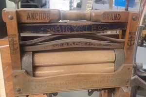 lot 89 image: Anchor Wooden Wash Tub Stand with Wringer