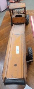 lot 108 image: Vintage Nylint Pressed Steel 1800 Adams Travel Loader Construction Truck 30 (Missing some Parts)