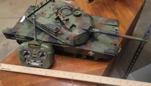 lot 125 image: Camouflage GI Joe Tank with remote control